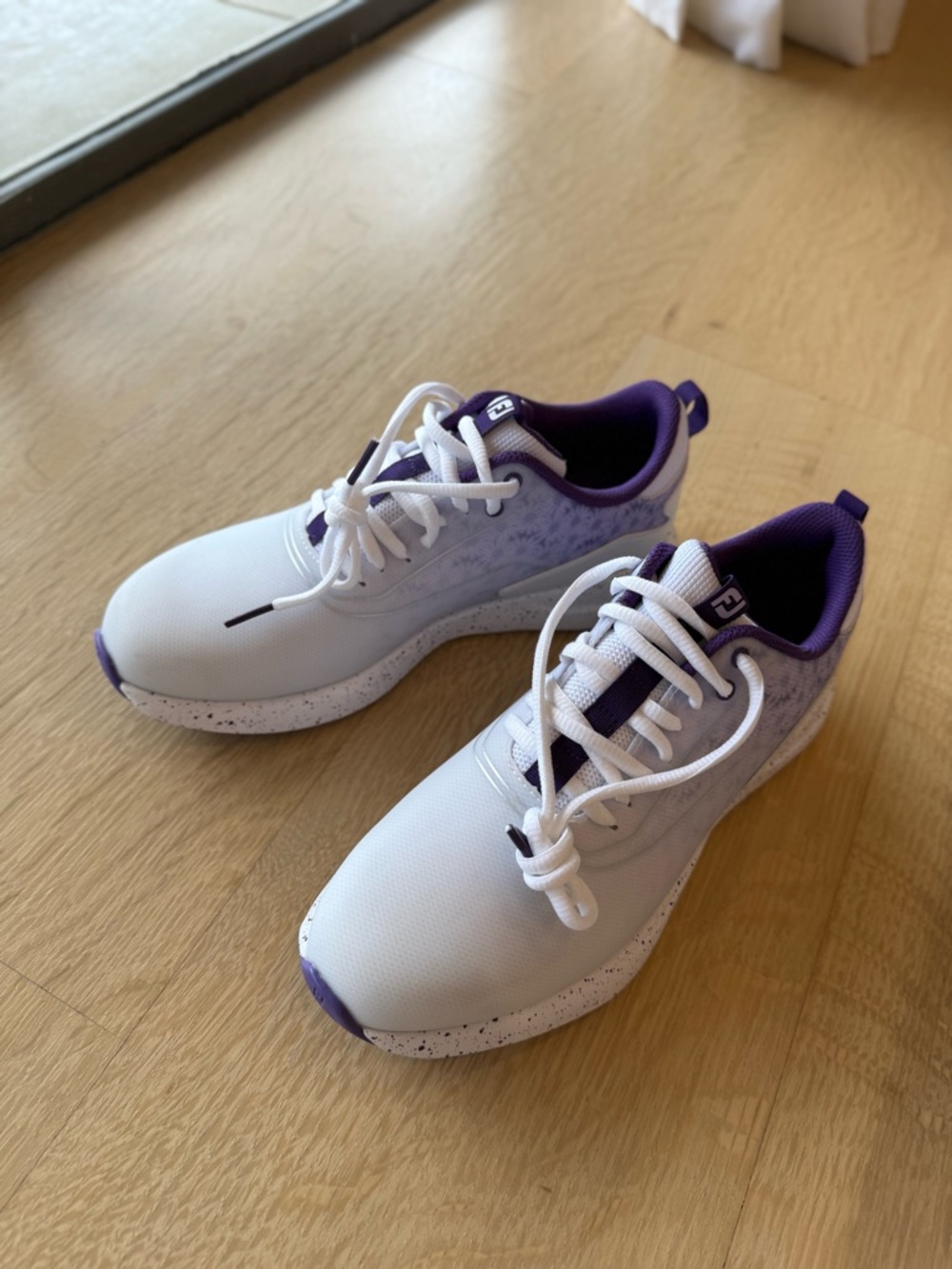 FootJoy White and Purple Women's Waterproof Golf Sneakers — size 7 BNWT - Picture 1 of 8